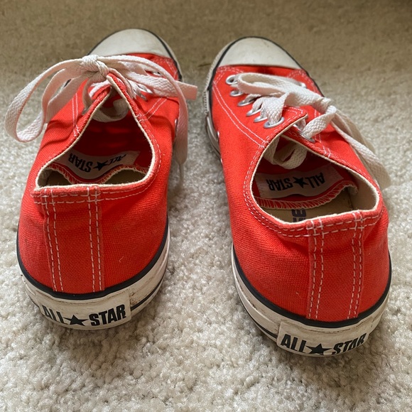 red converse - Picture 5 of 6